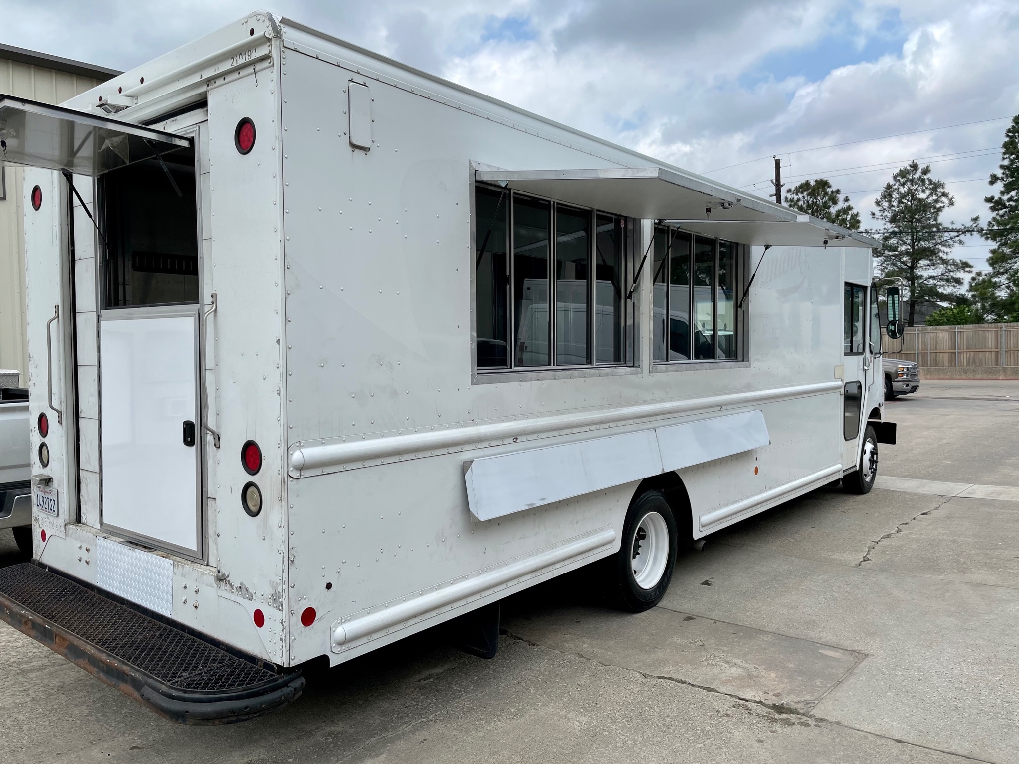 Custom Food Truck | Arlington, VA